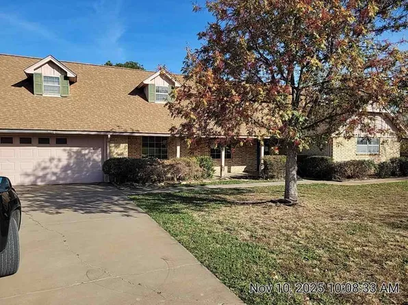 5011 SW Country Club Dr, Lawton, OK 73505
