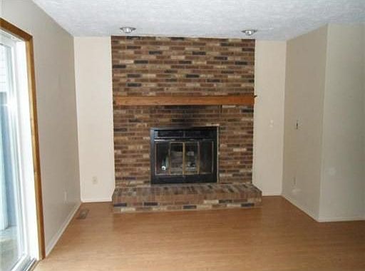3rd image of 55936 Jefferson Knolls Dr