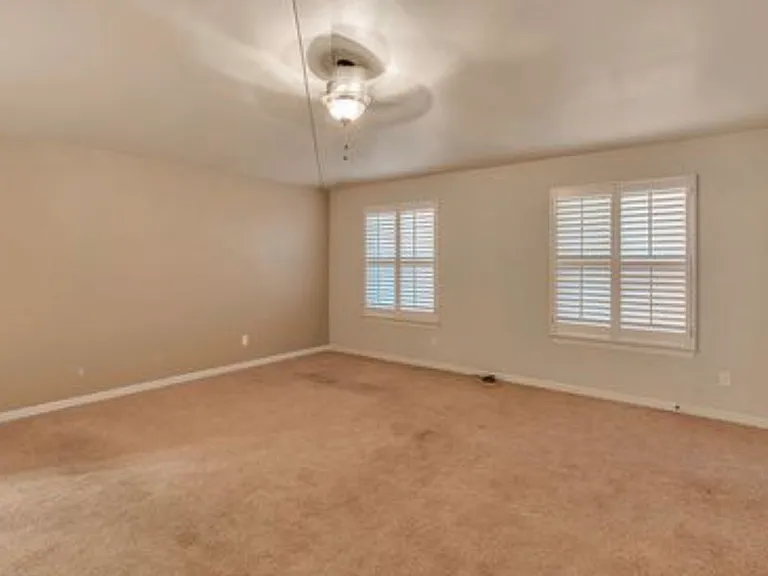 7433 Gulf Creek Dr — Photo 6
