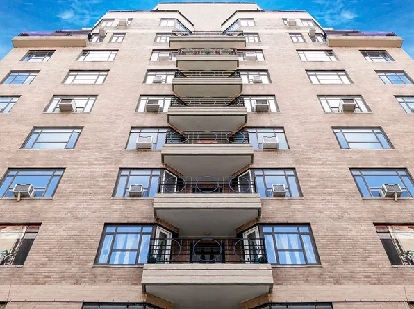 4 East 89th Street image 2 of 15