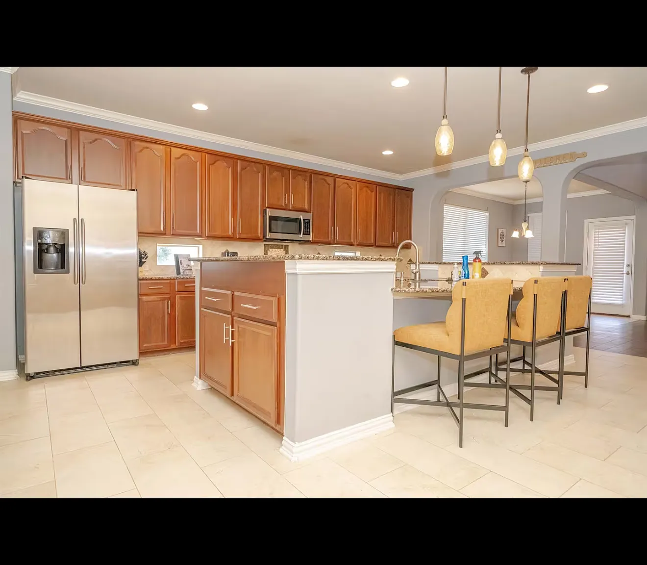 4 bed, 3.5 bath, 3912 sqft, $6,500 — Photo 4