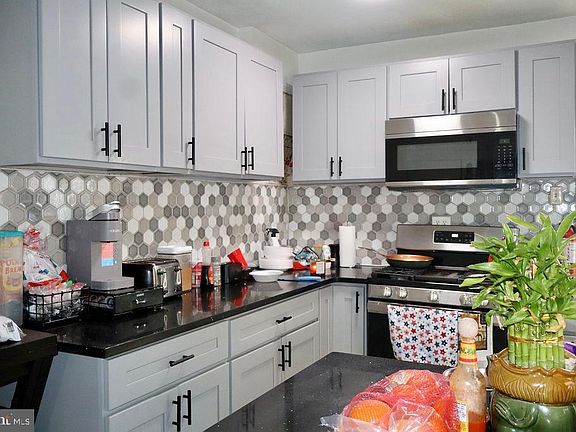 5th image of 3420 Penn Ave