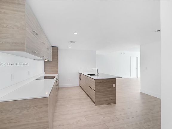 2nd image of 1300 S Miami Ave #3310