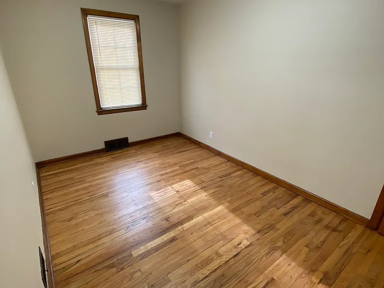 3235 Vine St — Photo 22