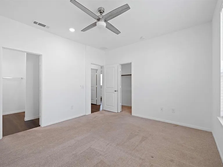 25849 Hedgerow Dr — Photo 8