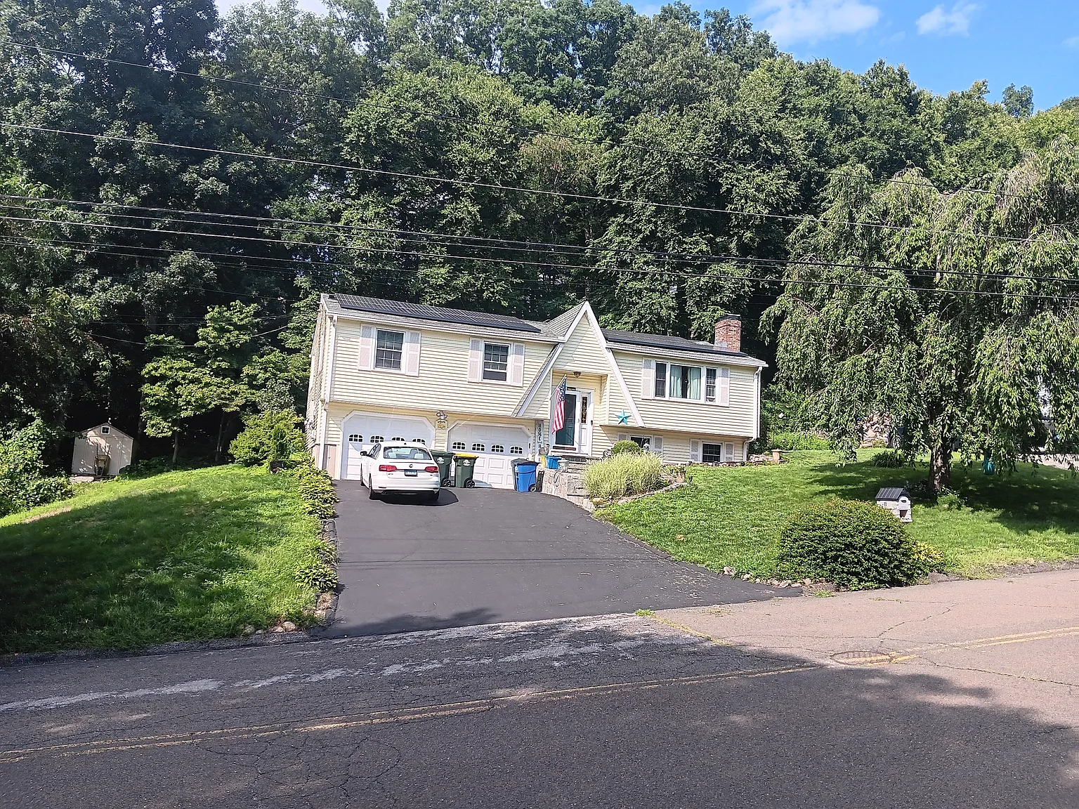 4 bed, 2.5 bath, 1800 sqft, $1,200 — Photo 2