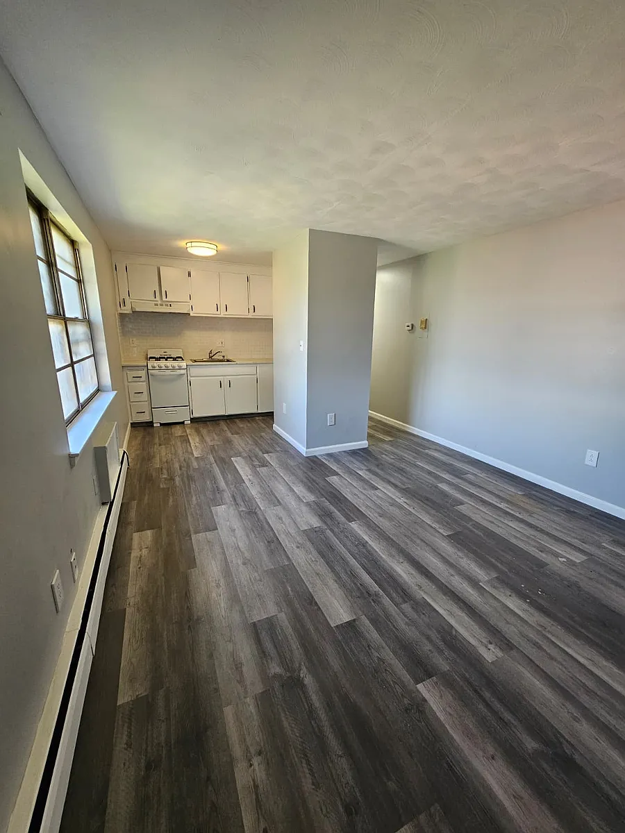 Building Photo - 1214 Stanley St #201
