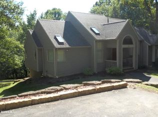 4 Vista Ridge Dr, Galena, IL 61036