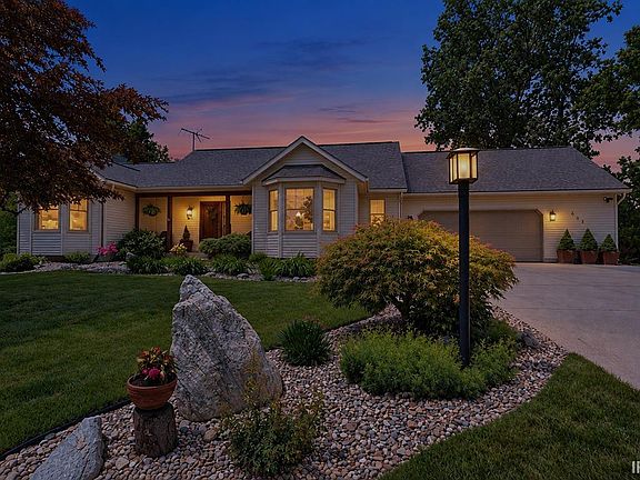 2nd image of 603 Redbud Ln
