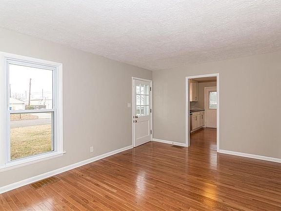 5th image of 2227 E 70th St