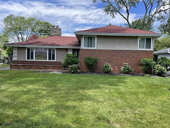 3rd image of 3132 Broadmoor Ave