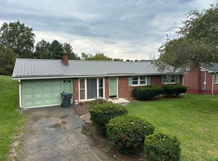 1113 N Paperville Rd, Bristol, TN 37620