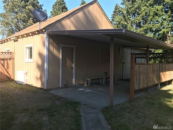 4th image of 2983 38th Ave NE