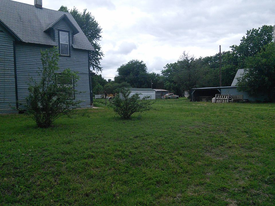 1st image of 325 N Blaine Ave