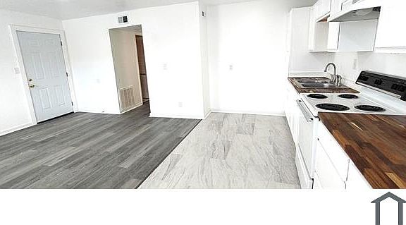 3rd image of 6514 Hackel Dr