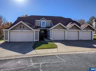 2911 Drawbridge Ct, Lincoln, NE 68516