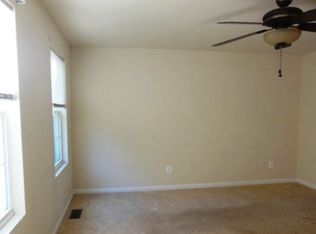 351 Dickens Dr, Lancaster, PA 17603