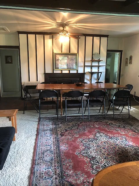 6 bed, 2.5 bath, 2100 sqft, $4,950 — Photo 2