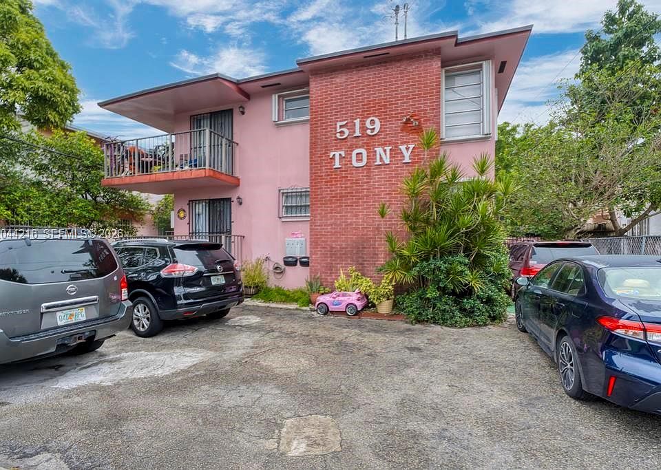 1st image of 519 NW 10th Ave APT 3