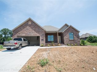 1670 Pebble Beach Dr, Fayetteville, AR 72701