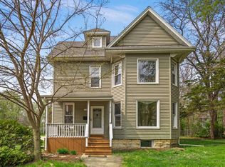 419 College Ave, Dekalb, IL 60115