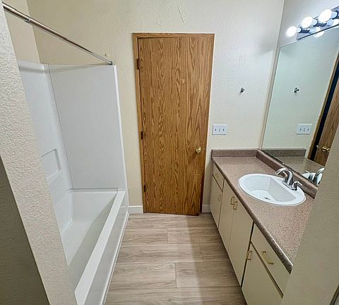 5th image of 17376 NE Couch St #099a28249