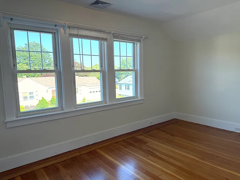 34 Caswell Ave — Photo 12