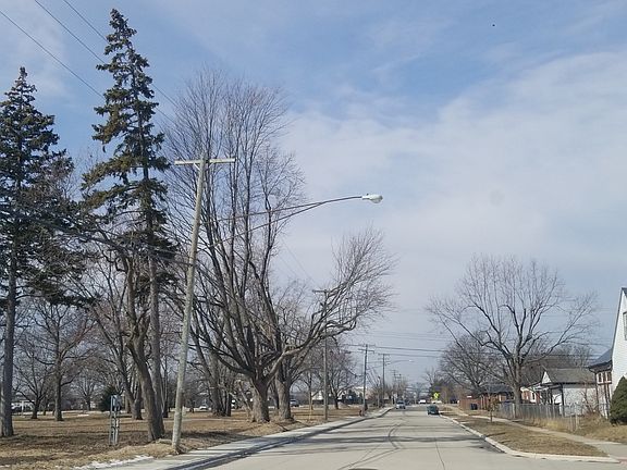 4th image of 4705 Briarwood Ave