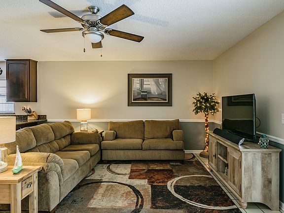 4th image of 4310 Foxglen Ln