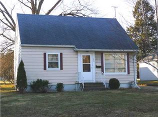 326 19th St NW, Cedar Rapids, IA 52405