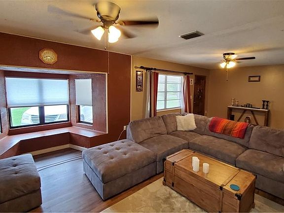 4th image of 8254 Cathy Ann St