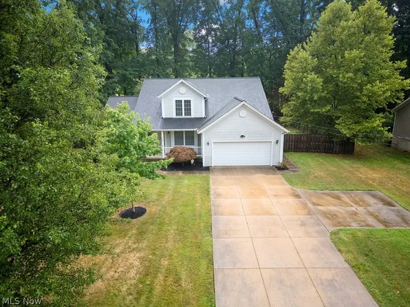 1568 Driftwood Ln, Macedonia, OH 44056