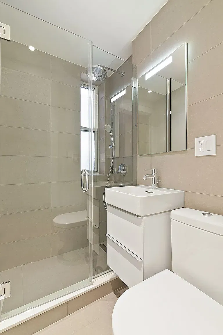 225 West 23rd Street — Photo 2
