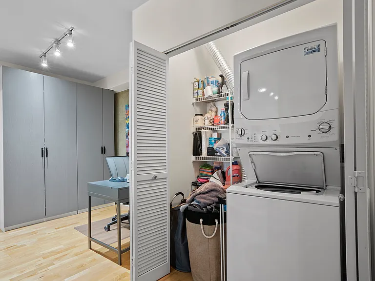 1212 N Wells St #302 — Photo 19