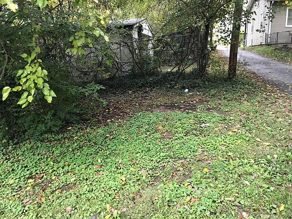 3rd image of 407 Louis Coleman Jr Dr