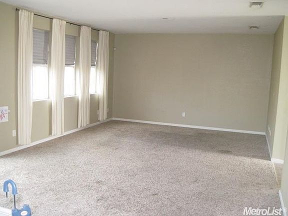 3rd image of 2839 Twin Bridges Ln