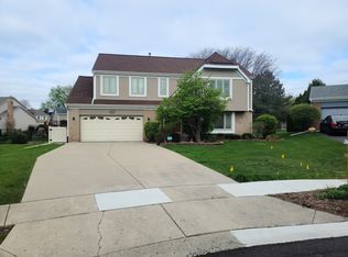 5166 N Tamarack Dr, Hoffman Estates, IL 60010