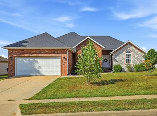 4631 W Bull Run Battle St, Battlefield, MO 65619