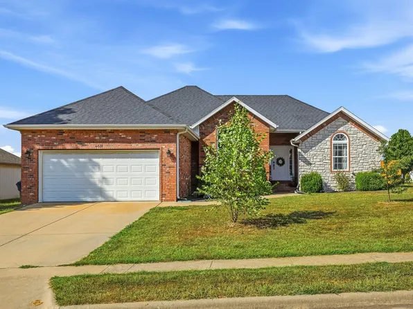 4631 W Bull Run Battle Street, Battlefield, MO 65619