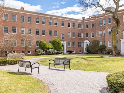 40 Browne St APT 3, Brookline, MA, 02446