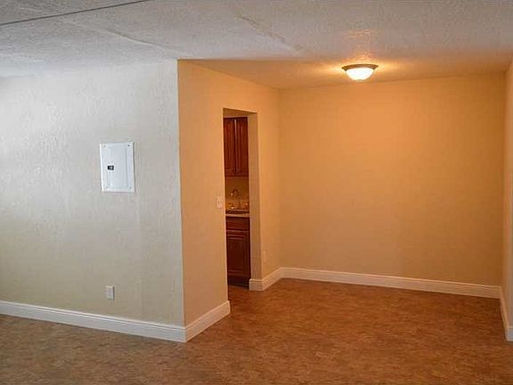 4th image of 1530 NE 136th St APT 15