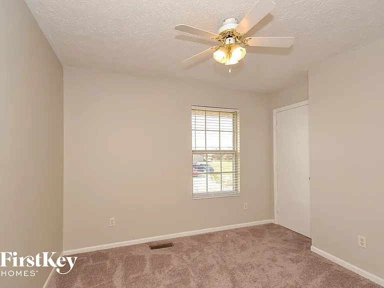 5456 Shady Meadows Dr — Photo 12