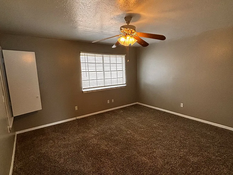 Heritage House II Apartments — Photo 23
