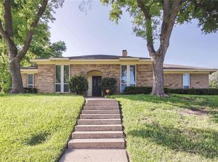 3534 Racquet Club Dr, Grand Prairie, TX 75052