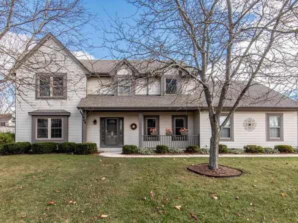 504 Eastern Trl, Mukwonago, WI 53149