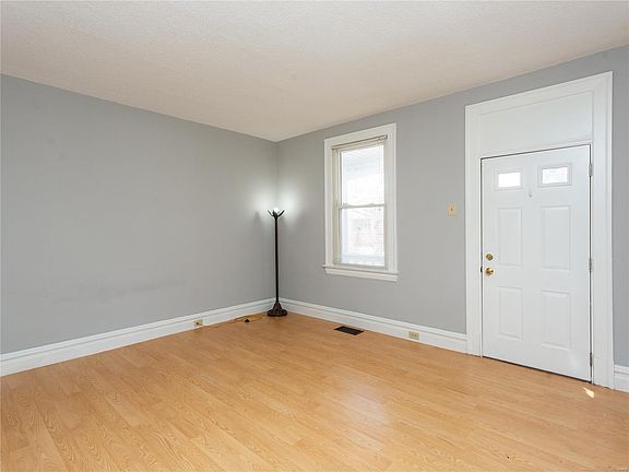 5th image of 5322 Blow St