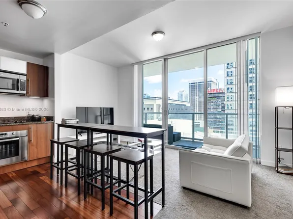 300 S Biscayne Blvd #T-1403, Miami, FL 33131
