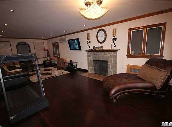 3rd image of 7561 186th St