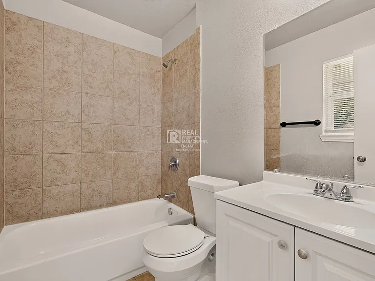 303 Westwood Dr — Photo 12