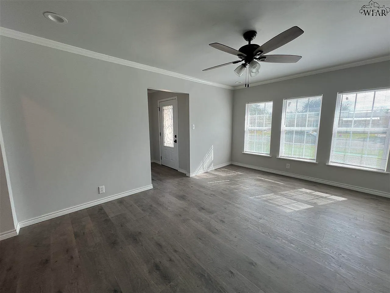 2 bed, 1.0 bath, 911 sqft, $1,375 — Photo 3